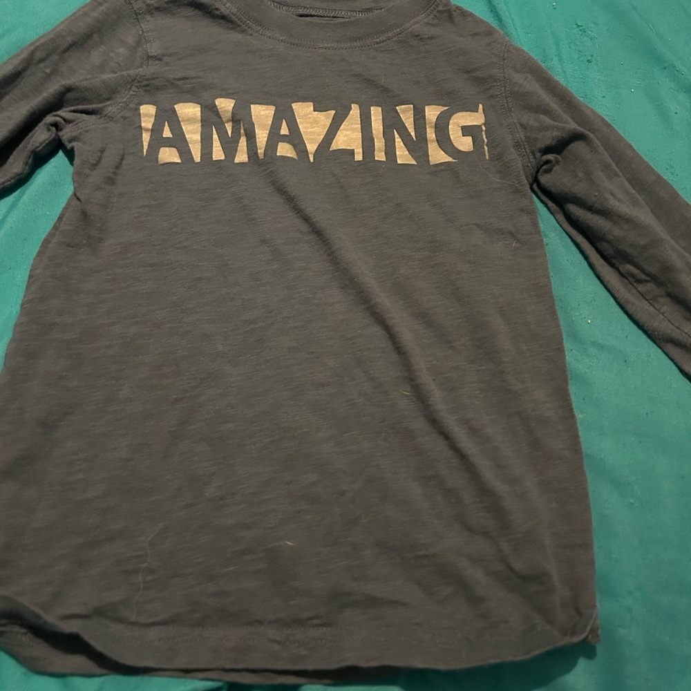 I’m selling a long sleeve shirt